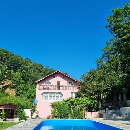 Casamarinela Hotell Orşova Exteriör bild