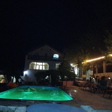 Casamarinela Hotell Orşova Exteriör bild