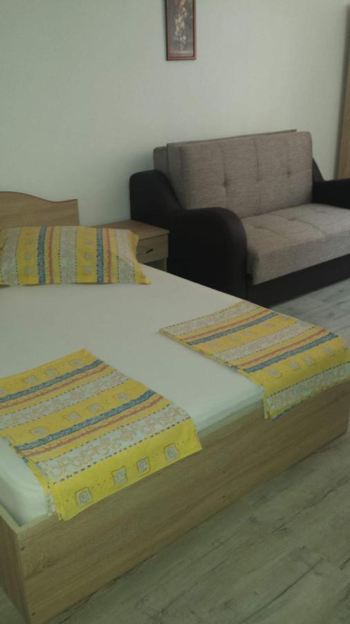 Casamarinela Hotell Orşova Exteriör bild