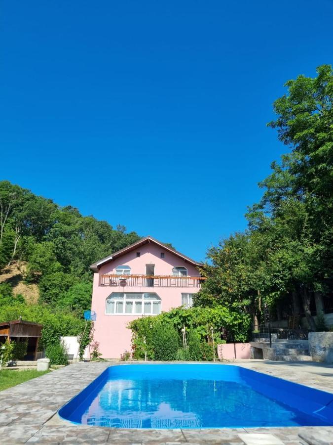 Casamarinela Hotell Orşova Exteriör bild