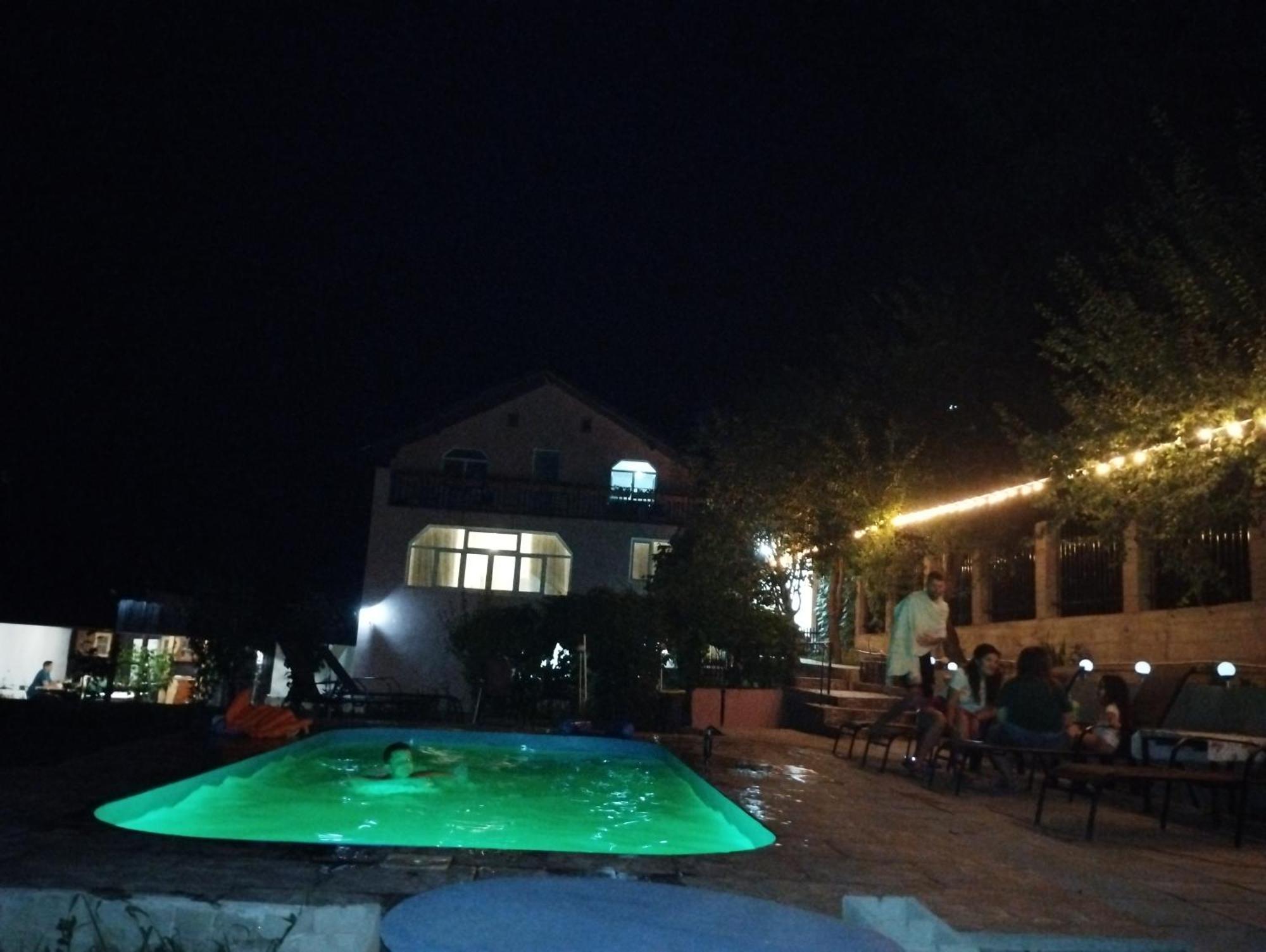 Casamarinela Hotell Orşova Exteriör bild