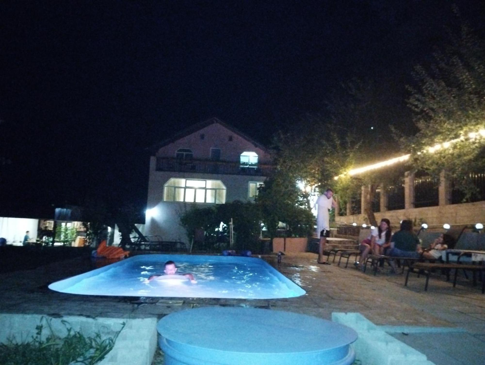 Casamarinela Hotell Orşova Exteriör bild
