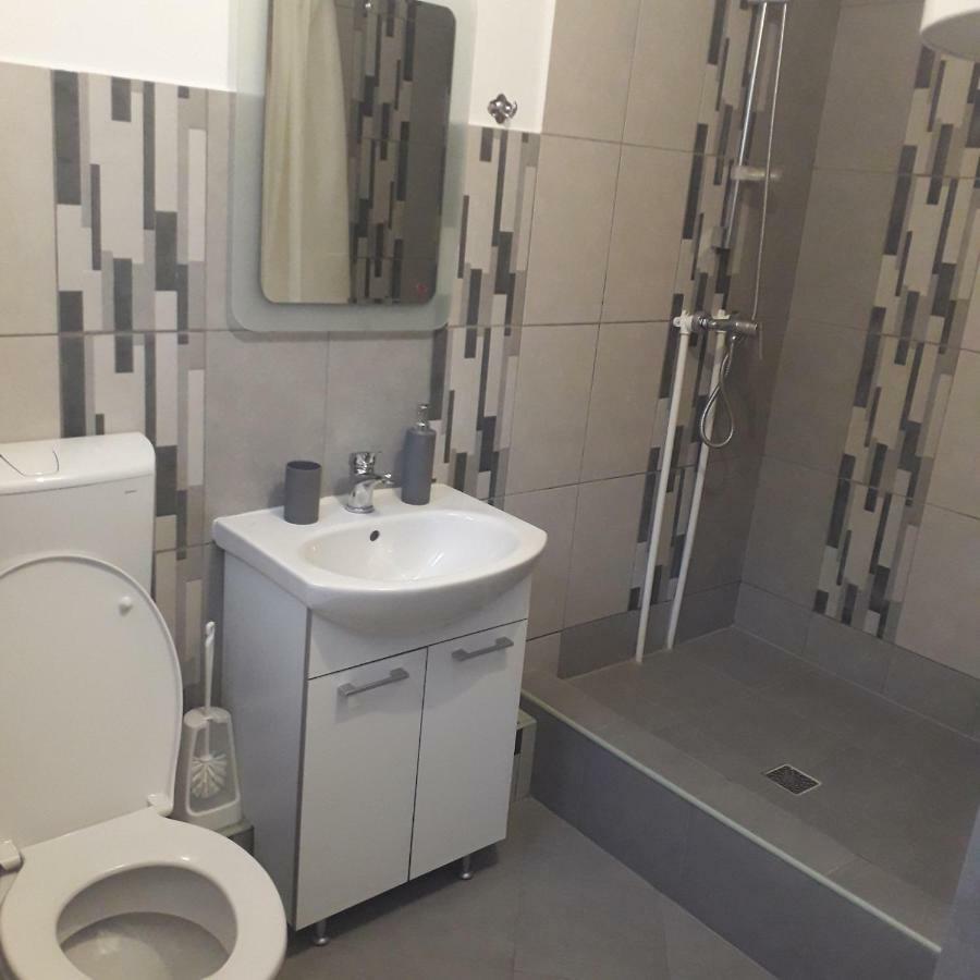 Casamarinela Hotell Orşova Exteriör bild