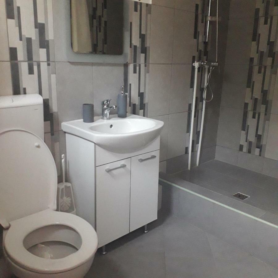Casamarinela Hotell Orşova Exteriör bild