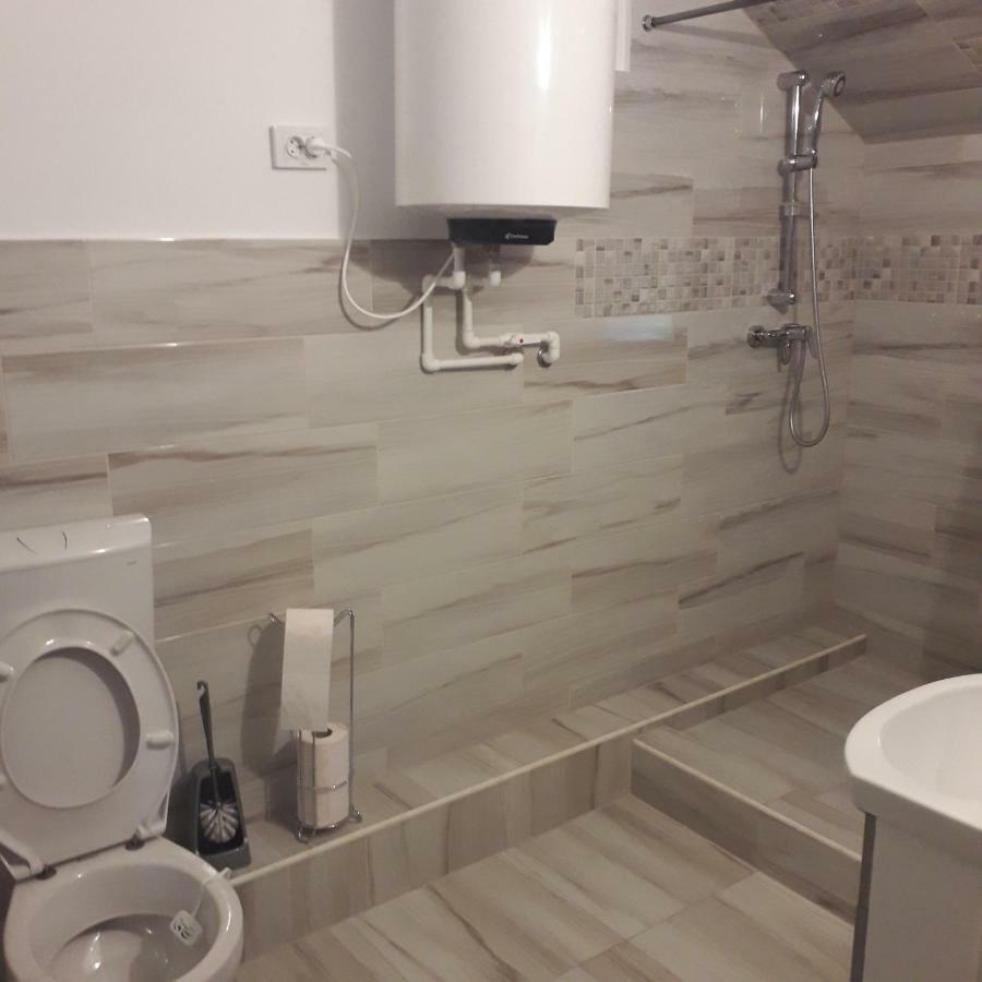 Casamarinela Hotell Orşova Exteriör bild