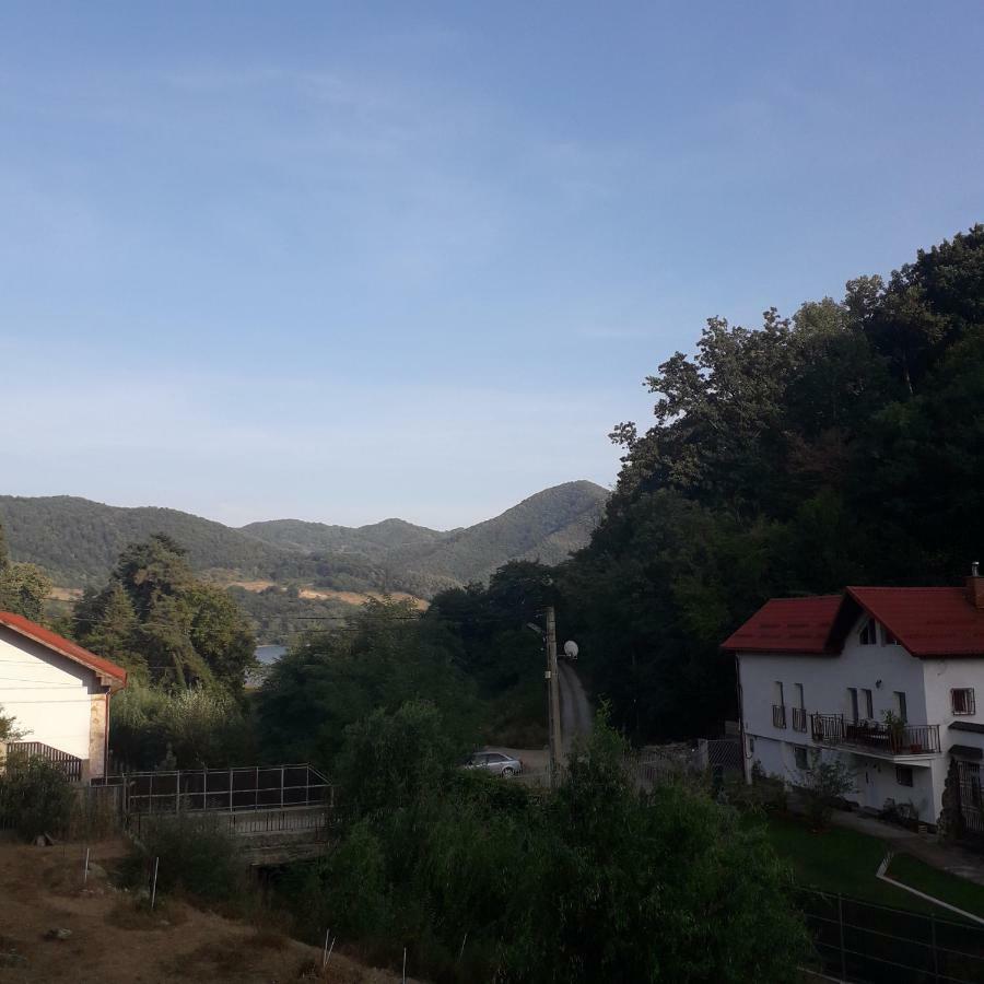 Casamarinela Hotell Orşova Exteriör bild