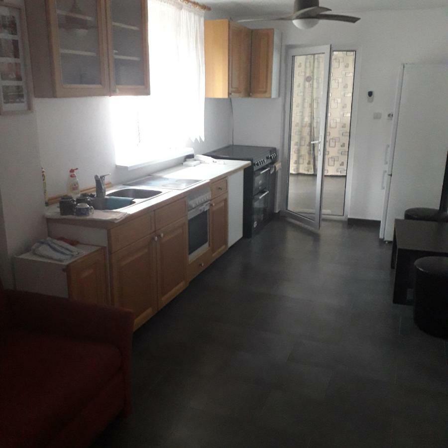 Casamarinela Hotell Orşova Exteriör bild